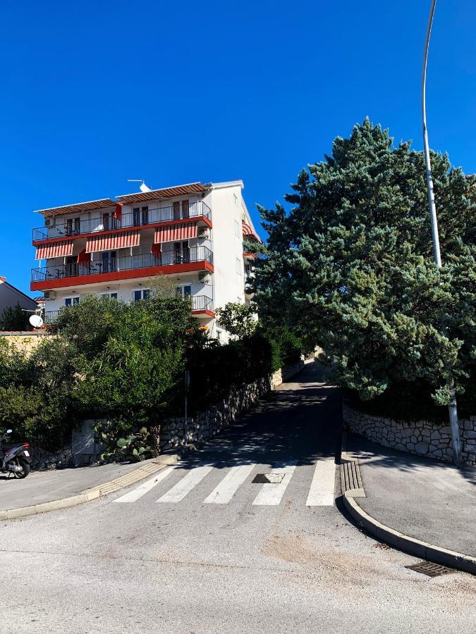 Apartments Julija Crikvenica Exteriör bild